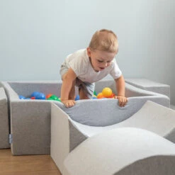 KiddyMoon Area Di Gioco In Schiuma Con Quadrato Piscina Di Palline (200 Palline) Per Bambini, Grigioch:Perla/Grigio/Trasparente/Azzurro/Menta -Armonia Casa 39781360 5